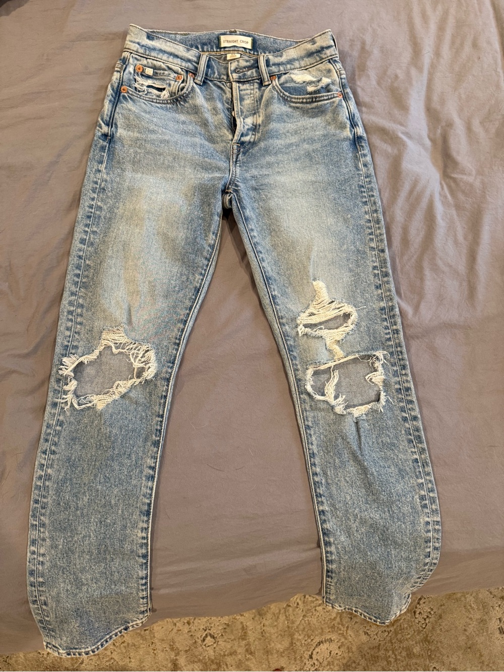 American eagle AE77 straight crop distressed